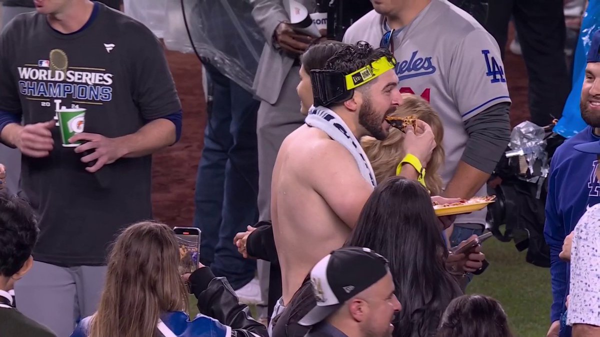 Shoutout to this dude by the way. 5.2 scoreless innings this postseason. 2.25 ERA in 2021, 2.15 ERA in 2022, 1.76 ERA in 2024. One of the best lefty relievers in the sport. He deserves a ton of props. Alex Vesía is a hero.
