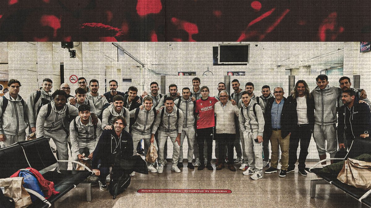 El de ayer será un día que Jakes nunca olvidará. Viajó solo desde Pamplona a Chiclana en autobús, pero el partido se aplazó. Sin embargo, el destino le tenía guardada una experiencia inolvidable. El aficionado rojillo volvió a Navarra en el avión con el equipo.
