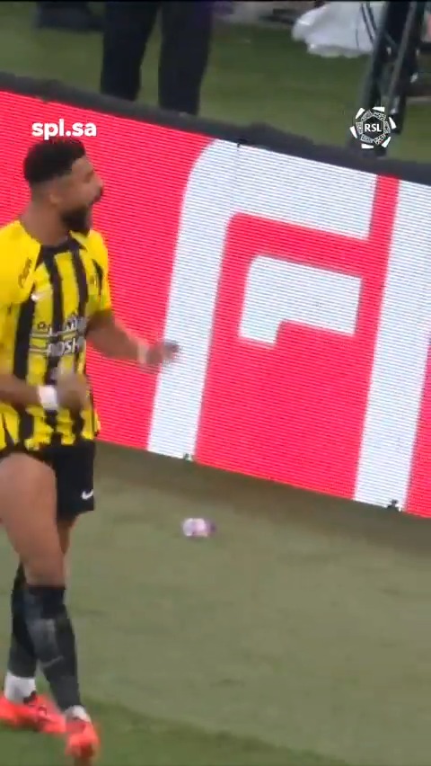 هنا عبد الإله العمري 👊🚫 #دوري_روشن_السعودي | #الاتحاد_الأهلي | #ديربي_البحر