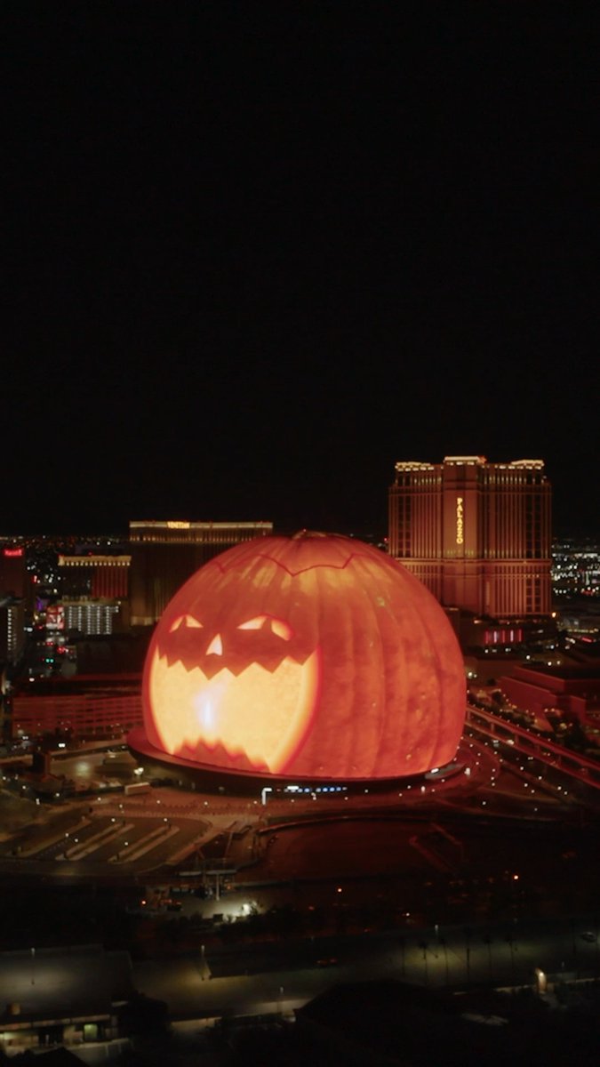 And to all, a good fright 💀🦇🎃 Watch the full Halloween Exosphere show at or in-person nightly at the top of each hour from 6pm PT to midnight PT through November 2nd!