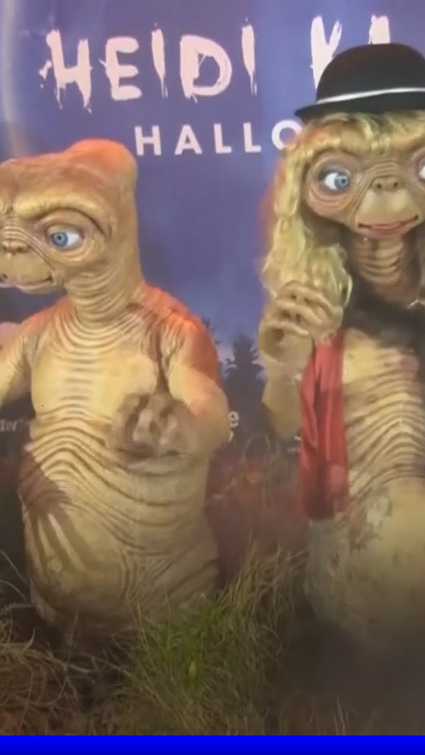 Halloween: Heidi Klum débarque à sa traditionnelle soirée déguisée en E.T.
