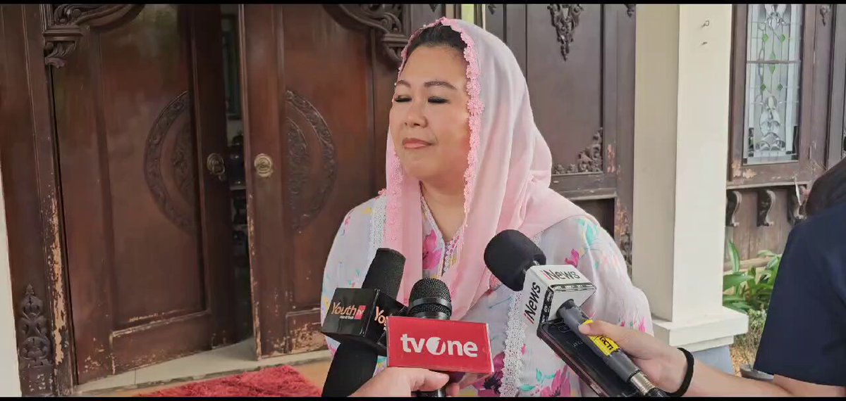 Yenny Wahid meresponi pernyataan Suswono.. Orang yang menghina Nabi, Janda dan Institusi pernikahan tidak layak jadi pemimpin Jakarta.. TOLAK RIDO!!