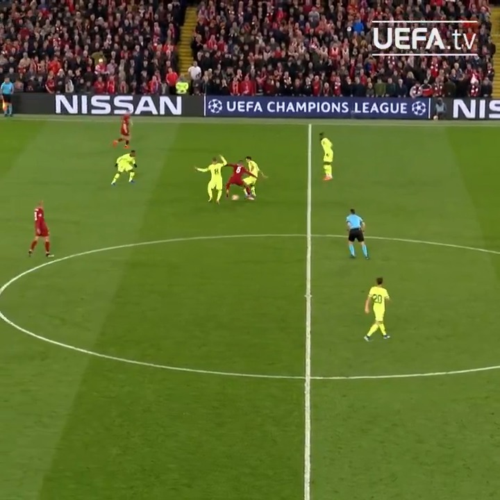 The Wijnaldum turn to escape two 🥵 #UCL