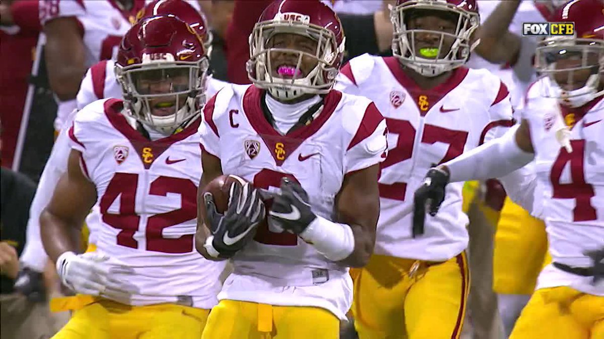 "ADOREE' JACKSON AGAIN!" 🗣️ Adoree' Jackson' 2 INTs led USC Football ✌️ to a ranked victory over No. 4. Washington back in 2016 😤 📺 USC at Washington at 7:30 PM ET Saturday on Big Ten Network #FlashbackFriday x #B1GFootball