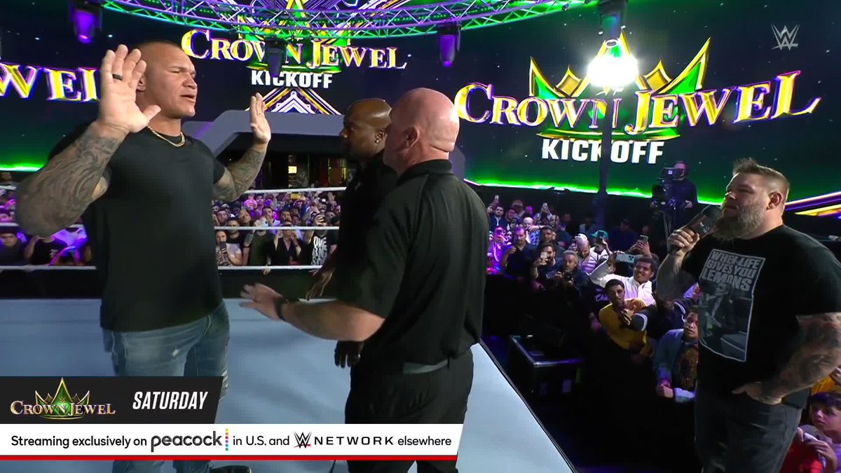 😱 😱 😱 Kevin Owens just crashed the #WWECrownJewel Kickoff Show! #RiyadhSeason