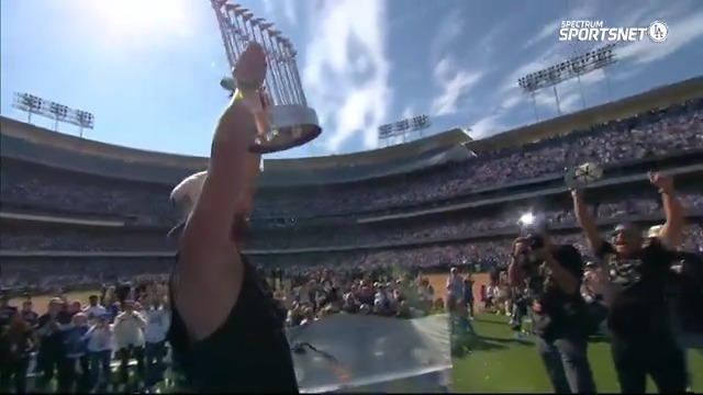 What a moment for Clayton Kershaw! "Dodger for life!" 💙