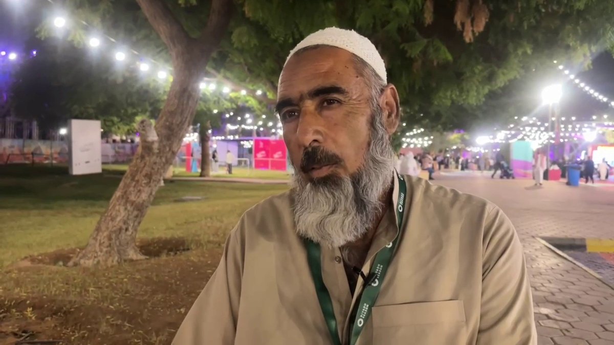 مقيم باكستاني: #السعودية عالجتني في مستشفى التخصصي، وأجرت لي عمليات قلب مجاناً. -