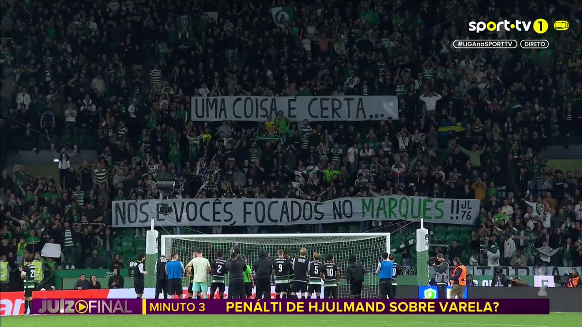 Momento entre a equipa e os adeptos do Sporting.