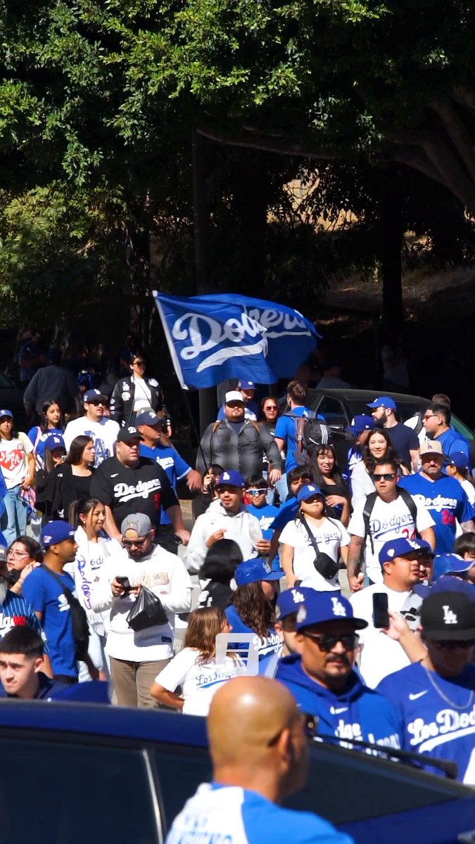 Los Angeles showed out for the Dodgers' #WorldSeries parade 💙🏆