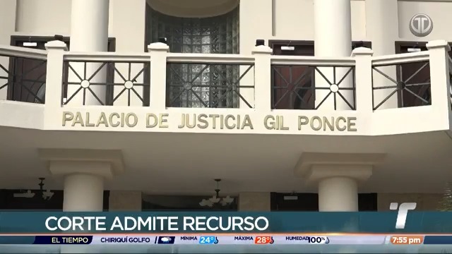 La Corte Suprema de Justicia admitió un recurso de inconstitucionalidad presentado por la defensa del expresidente Ricardo Martinelli contra el fallo del caso New Business, en el que fue condenado a más de 10 años de prisión y al pago de una multa de más de B/.19 millones, como autor del delito de blanqueo de capitales. El documento plantea que el exmandatario estaba protegido por el principio de especialidad contemplado en el tratado de extradición con los Estados Unidos. #TReporta
