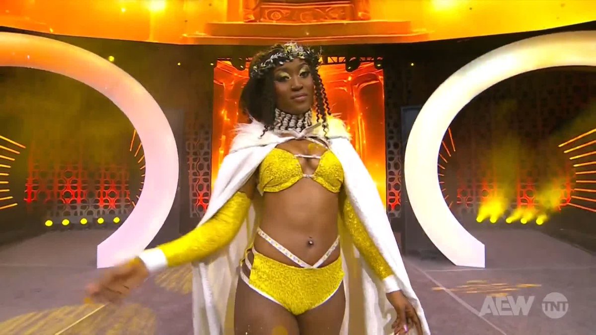 Queen Aminata graces Friday Night Rampage with her regal presence! Watch #AEWRampage on TNT! Queen Aminata クィーンアミナタ