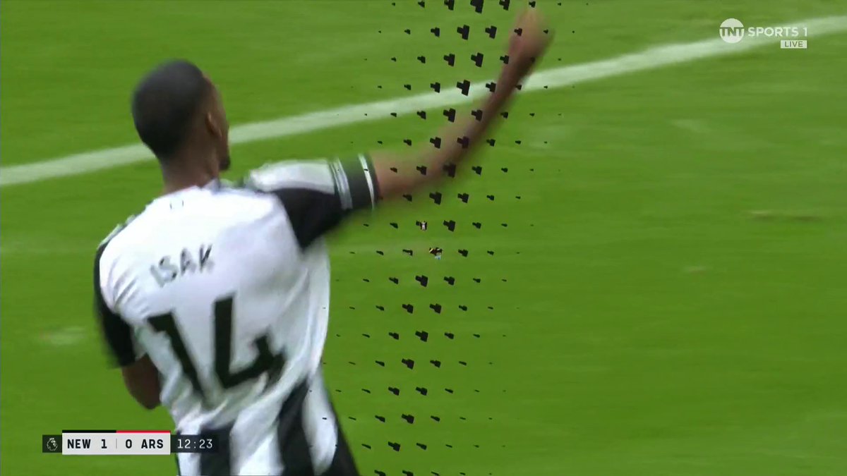 What a cross from Gordon and what a header from Isak! 👏 Newcastle take the lead against Arsenal! TNT Sports & discovery+ UK 📺