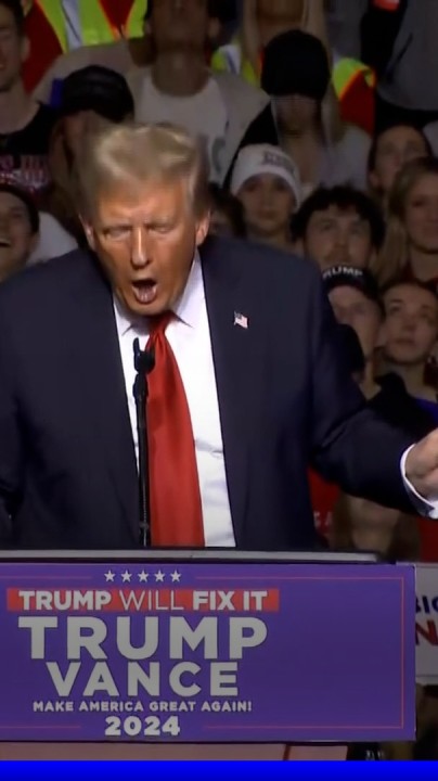 Gestes obscènes, demande en mariage… Les frasques de Donald Trump dans la dernière ligne droite de la campagne