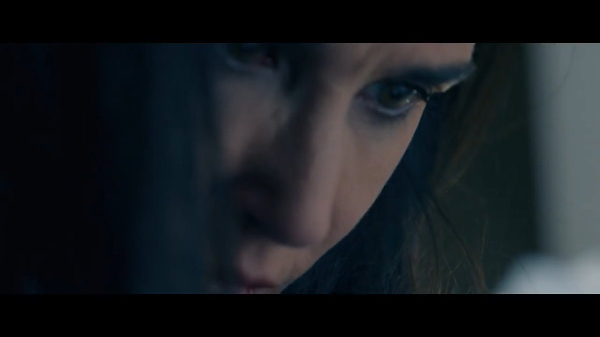 Güzellik standartlarını ve yaşlanma korkusunu cesurca sorgulayan bu film, izleyiciye akıldan kolay kolay çıkmayacak bir deneyim sunuyor. Demi Moore'un kariyerinin en iyi performanslarından birini sergilediği CEVHER, MUBI'de gösterimde.