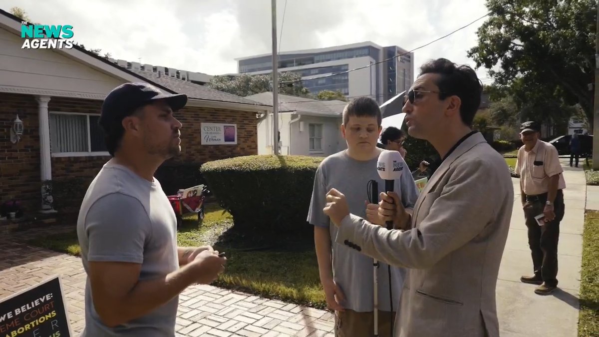 "A baby born from incest is a ‘𝙜𝙞𝙛𝙩'? A woman being forced to carry it is a '𝙜𝙞𝙛𝙩'?” Outside an Orlando abortion clinic... Lewis Goodall