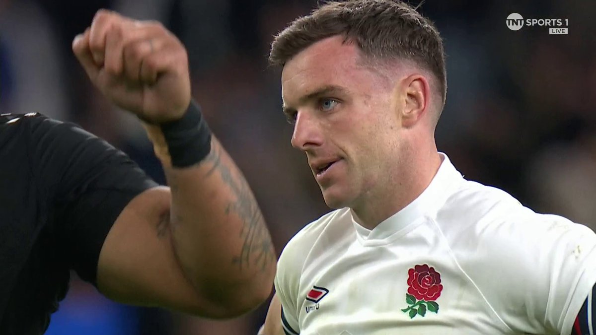 WHAT A MATCH! 😱 George Ford had the chance to win it with a drop goal but pushes it wide and the All Blacks claim the win! #AutumnNationsSeries | #ENGvNZL