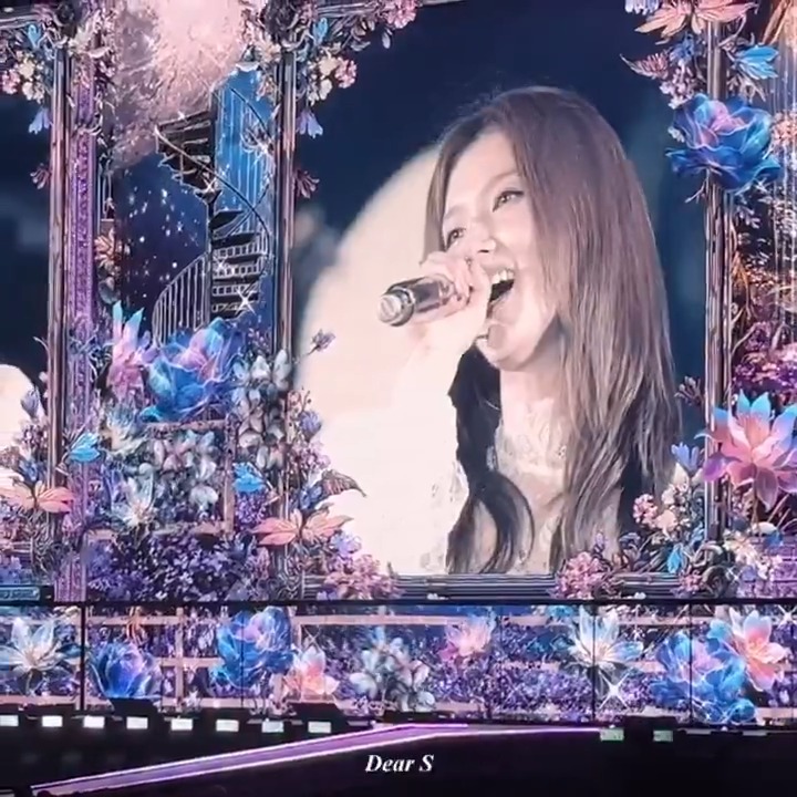 you’ll never understand how much i love bouquet. this song truly showcases sana’s vocal abilities. her breath control when singing live is incredible. i just want everyone to know that sana is an amazing singer 🥹