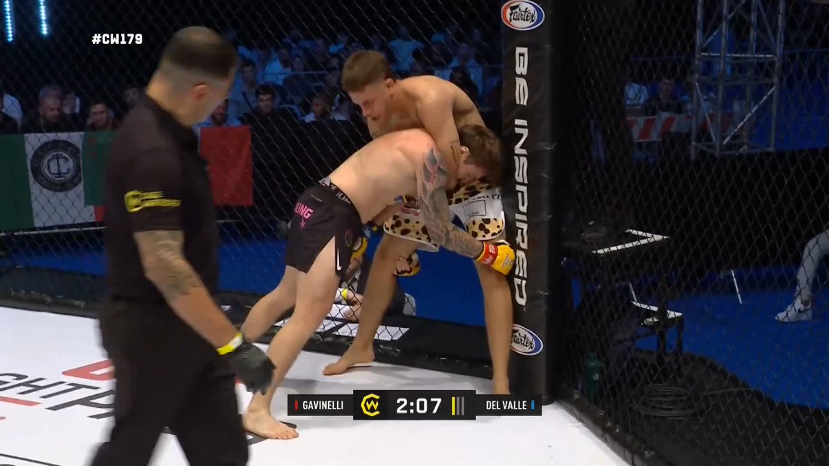 🇲🇦🇪🇸Manuel Del Valle (4-0) gana al italiano Sergio Gavinelli (5-4) vía sumisión por anaconda en el primer asalto #CW179 #MMASpain