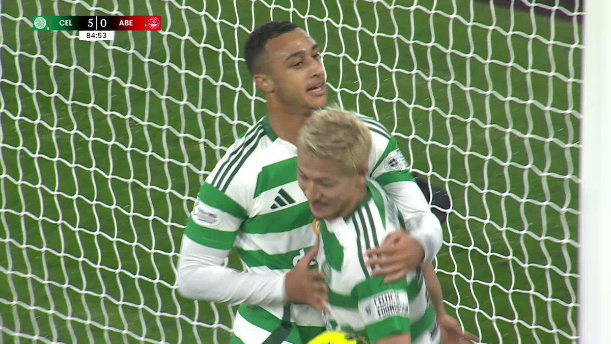 Daizen Maeda is going to be walking off with the match ball! 🙌 A brilliant move by Celtic Football Club and it's a hat-trick for Maeda 🎩🪄 #PremierSportsCup | SPFL