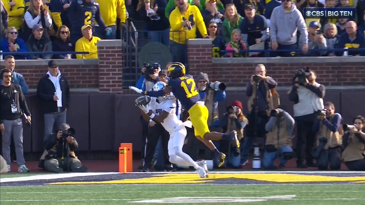 3rd and goal, and this was called a catch. Wasn’t reviewed. After the PAT, this angle was shown and it was clearly a drop. Michigan got screwed.