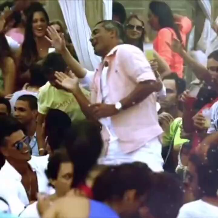 - Kamala vence a eleição - Trump não aceita o resultado - Inicia-se uma guerra civil e militar lá - Os Estados Unidos implode e acaba