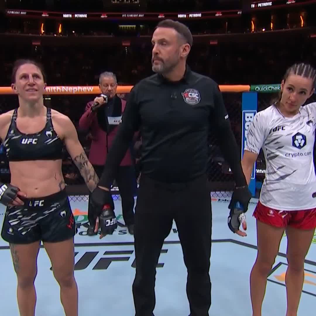 Opened up #UFCEdmonton with a W for the home crowd 🇨🇦 Jamey-Lyn Horth takes it with a split-decision!