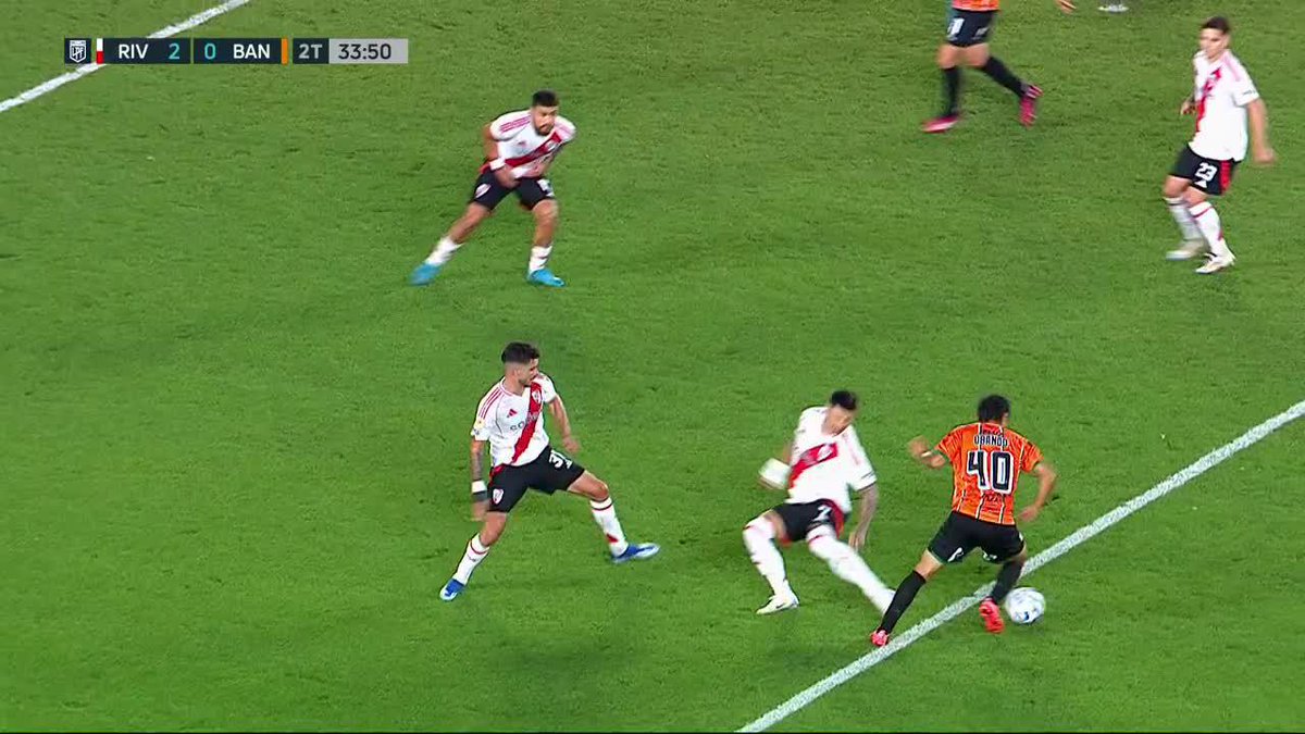El PENAL que le hizo Adam Bareiro a Obando en River-Banfield. ⚠️🇦🇷