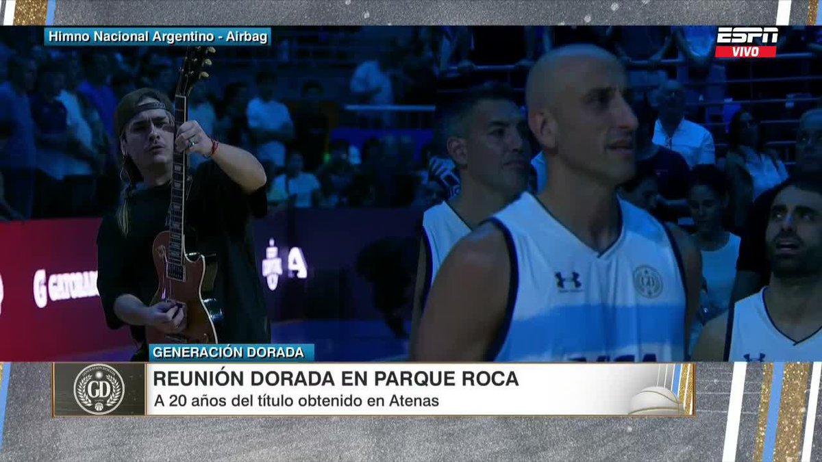 Pato y Guido haciendo el Himno Nacional Argentino en el evento de la Generación Dorada