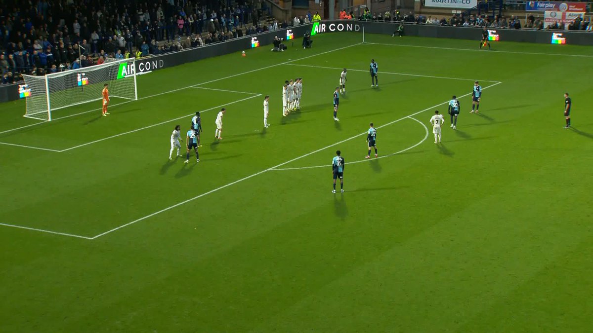 This free-kick from Luke Leahy of Wycombe Wanderers 😮💨 #EmiratesFACup