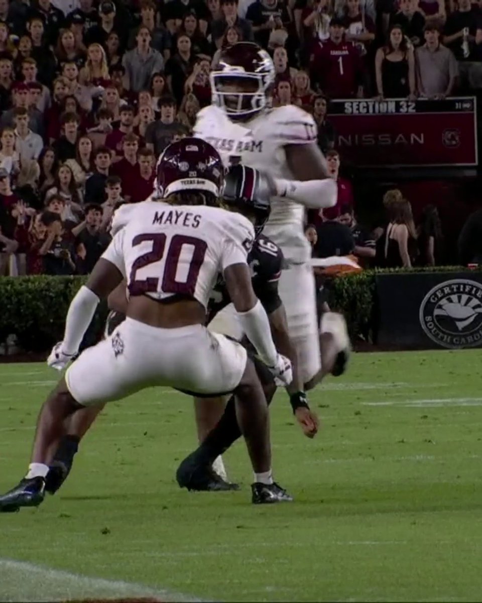 THE LANORRIS SELLERS TRAIN IS COMIN' THROUGH 🔥 The South Carolina Gamecocks are ahead of the No. 10 Aggies early 👀