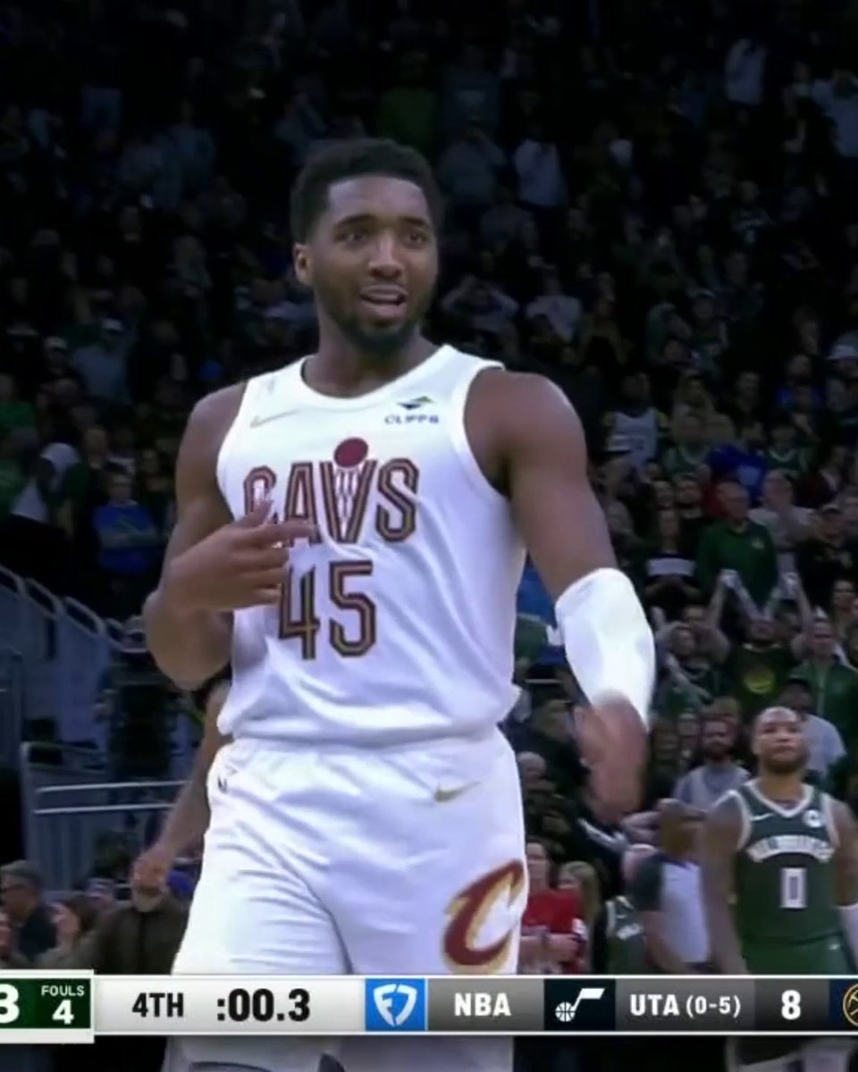 DONOVAN MITCHELL HITS THE GAME-WINNER AND THE CAVS STAY UNDEFEATED 🔥