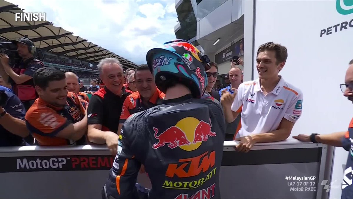 Grande Cele! Luca Marini 🤝 Vietti #MalaysianGP 🇲🇾
