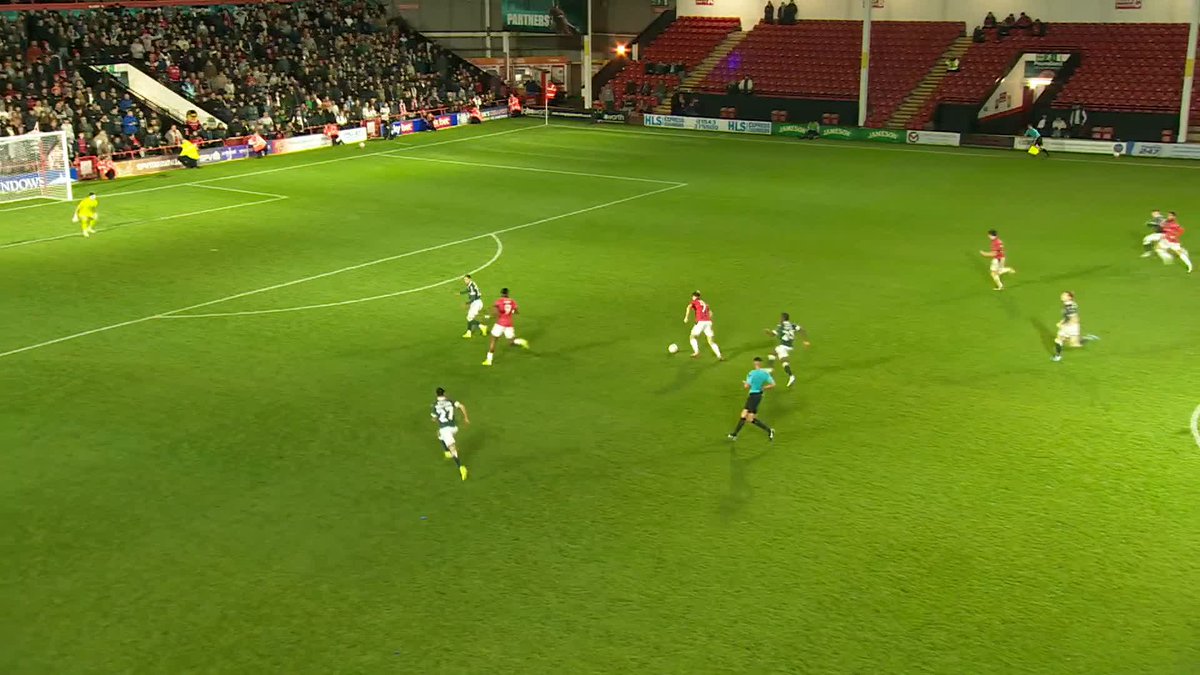 The scenes of Jamie Jellis' last-minute winner for Walsall FC 🤩 #EmiratesFACup