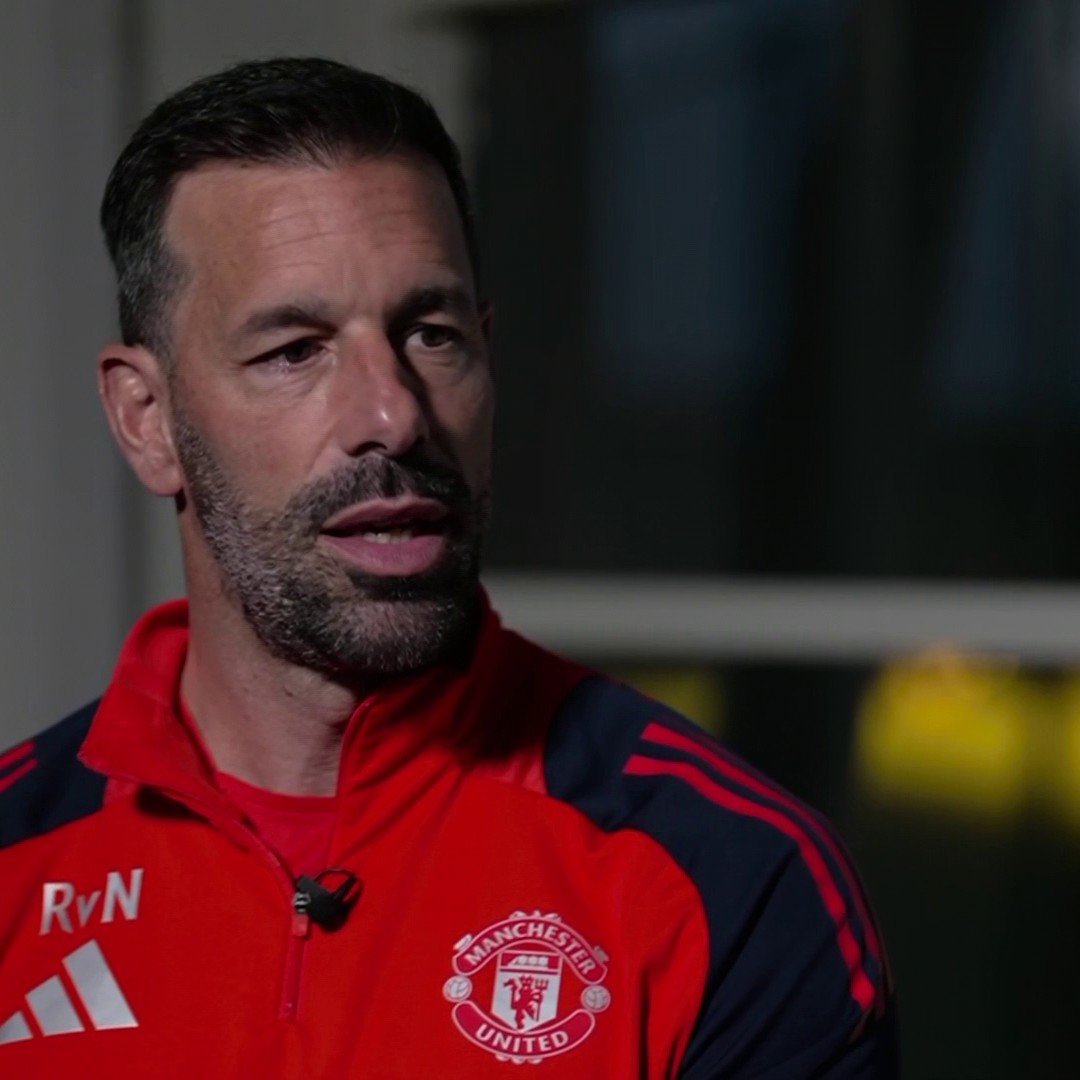 "I feel a strong desire to help the club forward" ⏩ A humble response from Ruud van Nistelrooy on his role at Manchester United 🔴