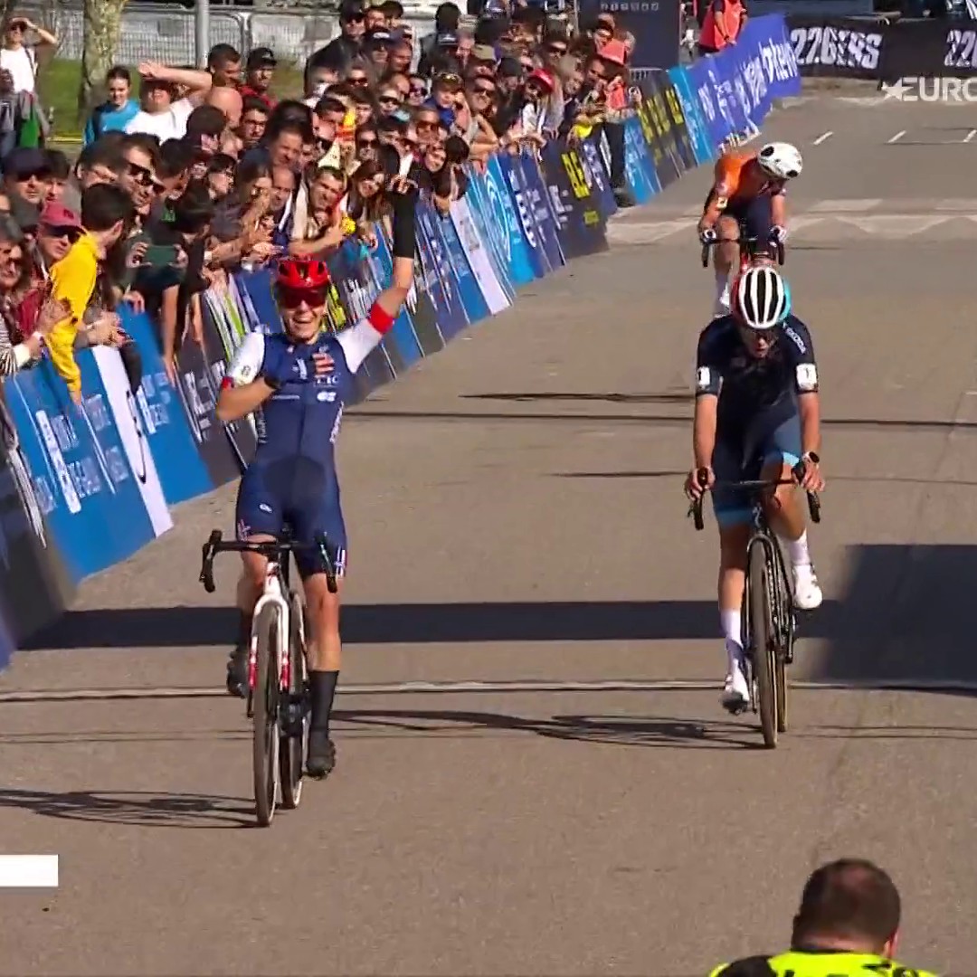 🇫🇷 Championne du monde juniors en février, championne d'Europe espoirs en novembre : la Française Célia Gery, 18 ans, éclabousse le cyclo-cross de son talent ! #EuroCross24 #LesRP