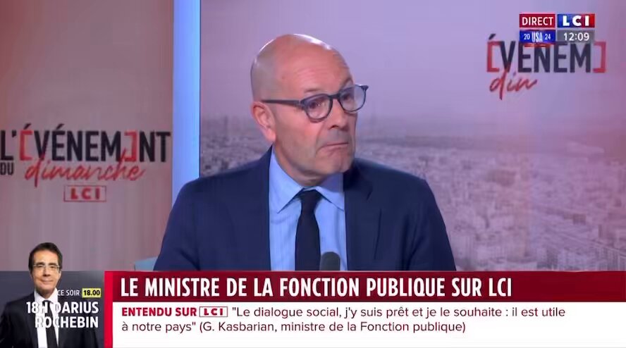 🎥 En quelques années, les jours d'absence dans la fonction publique ont augmenté de 80%. Concrètement, cela équivaut à près de 350.000 postes à temps plein, soit plus que les effectifs de La Poste ou de la SNCF. Pour les agents, pour nos finances publiques, nous devons agir.