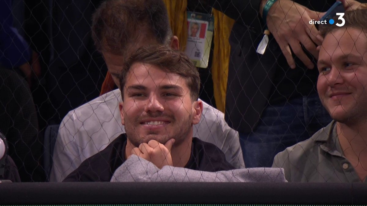 🎾 #RolexParisMasters | ✨ Gianluigi Donnarumma, Florent Manaudou, Antoine Dupont... les stars sont présentes à l'Accor Arena pour cette finale du Rolex Paris Masters ! 📺 Le direct :