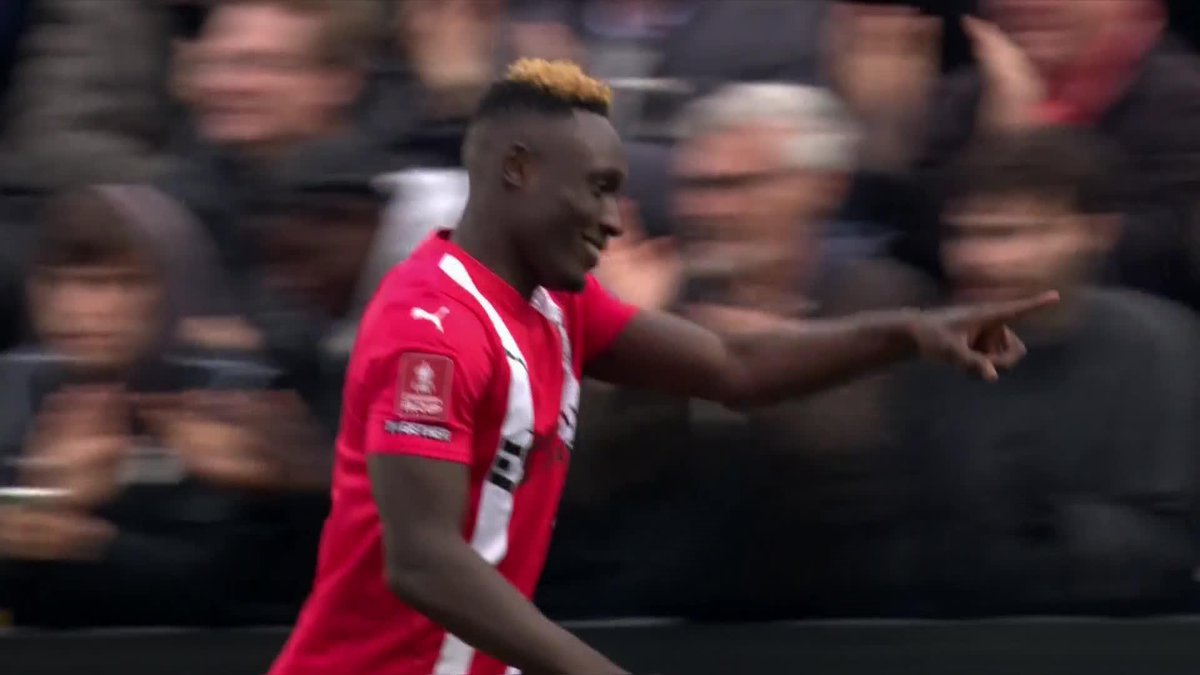 If at first you don't succeed... Dan Agyei steers in for Leyton Orient FC 🔴 #EmiratesFACup