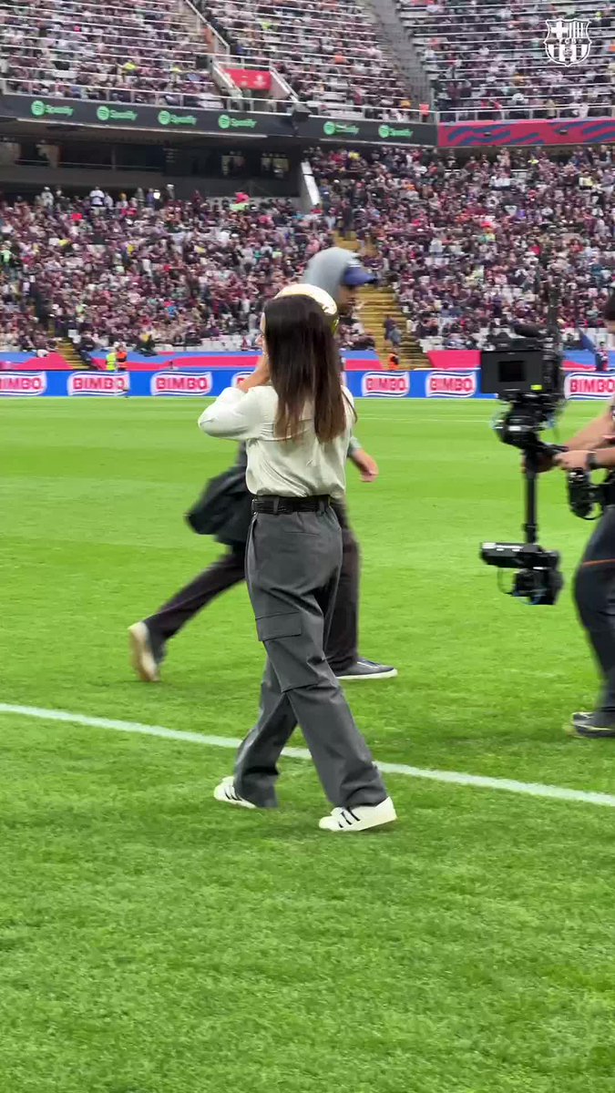 Aitana ofrece su segundo Balón de Oro. 👏👏👏