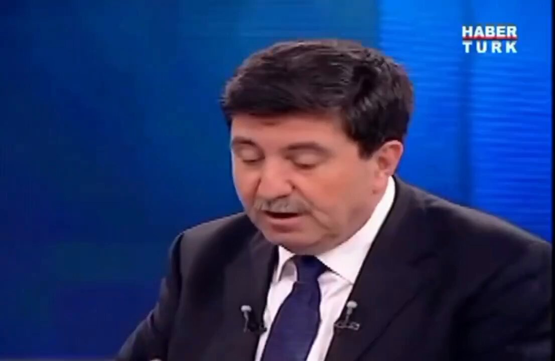 "Gürcüsü, Boşnağı Türkleştikten sonra Kürde dönüp, sen niye benim gibi devşirilmedin deyince benim bütün sigortalarım atar." ▶️Altan Tan