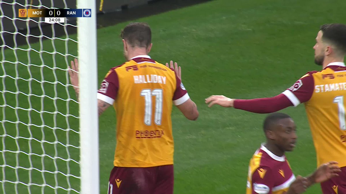 "Andy Halliday at the back post against his former club!" 🎙️ Motherwell FC lead as the ex-Rangers man scores the opening goal of the game 🟠 #PremierSportsCup