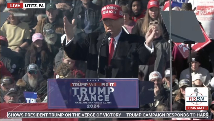 Trump: “Somebody would have to shoot through the fake news. And I don't mind that”
