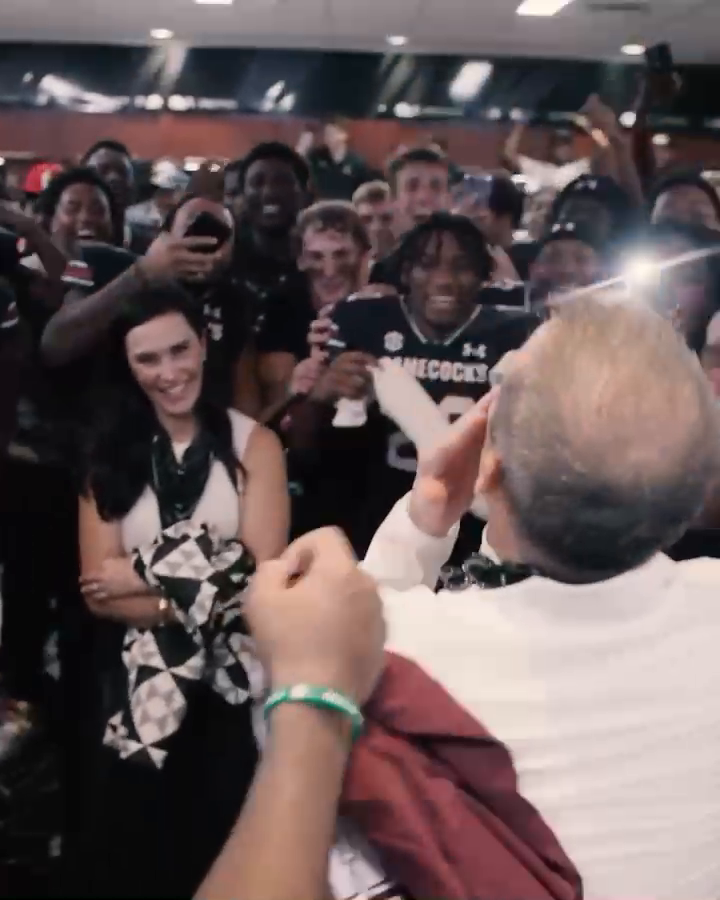 Coach Beamer gave his wife the best birthday surprise after defeating No. 10 Texas A&M 🎶❤️ (via South Carolina Football)