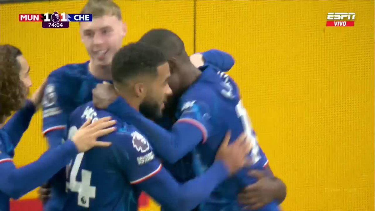Y cuando Chelsea más lo necesitaba, apareció Moises Caicedo con un GOLAZO de volea 🔥🇪🇨