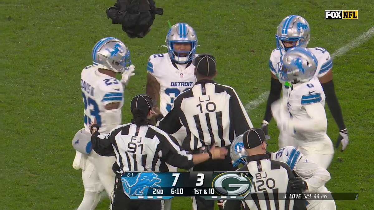 Here's the full sequence of Brian Branch getting ejected. Don't think anyone saw an ejection coming here. Seems to be very bang-bang. Thoughts?