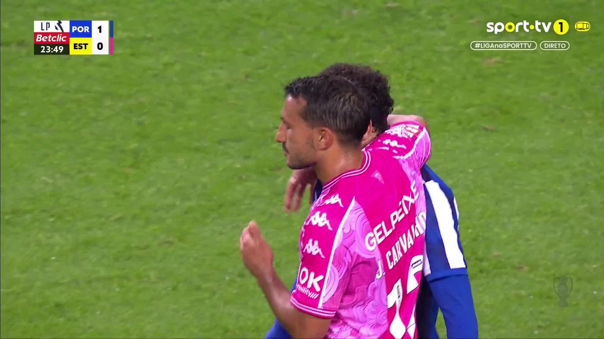 Quand Pepê s’arrête volontairement de jouer car son adversaire direct semble s’être blessé gravement. Fair-play. 👏💙 🎥 sport tv