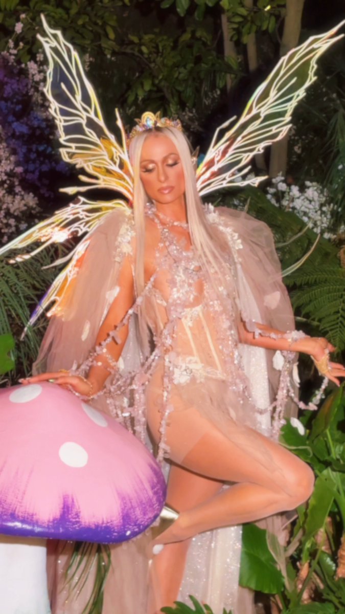 Slivingbell is here to make all your 11:11 wishes come true 🥰🧚‍♀️✨ #Halloween #Sliving 💞💫