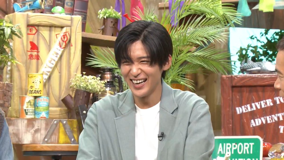 目黒くんザ・たっちさんの双子芸にハマってしまったみたい😂 爆笑するめめを是非今夜のOAで確かめてください！！！ #岡村隆史 #SnowMan #向井康二 #目黒蓮 #冒険少年