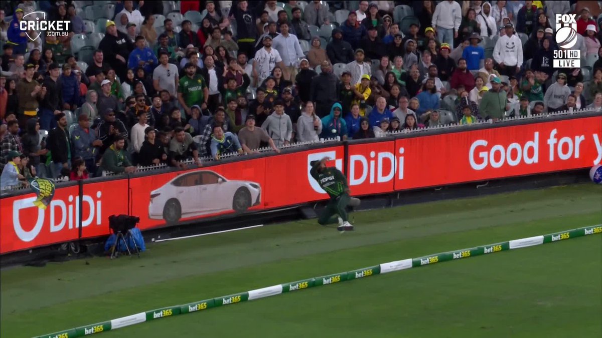 Some brilliance on the rope from Mohammad Irfan Khan! #AUSvPAK