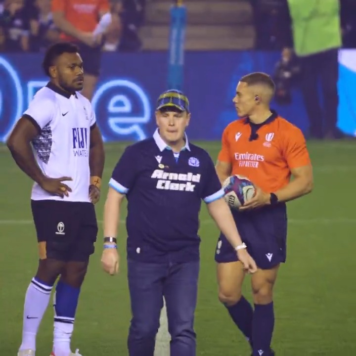 Just Robert MacIntyre delivering the match ball for Scottish Rugby ๐ด๓ ง๓ ข๓ ณ๓ ฃ๓ ด๓ ฟ๐ @autumnnations
